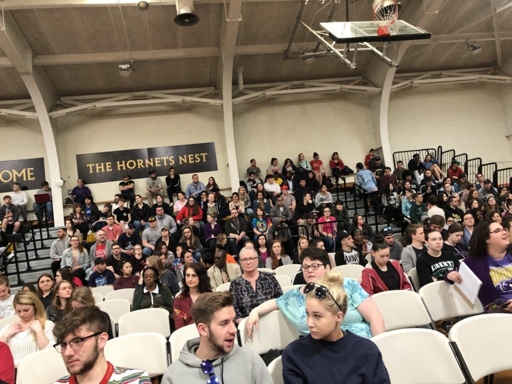 The crowd waits for the Convocation Day 2019 keynote lecture to begin.