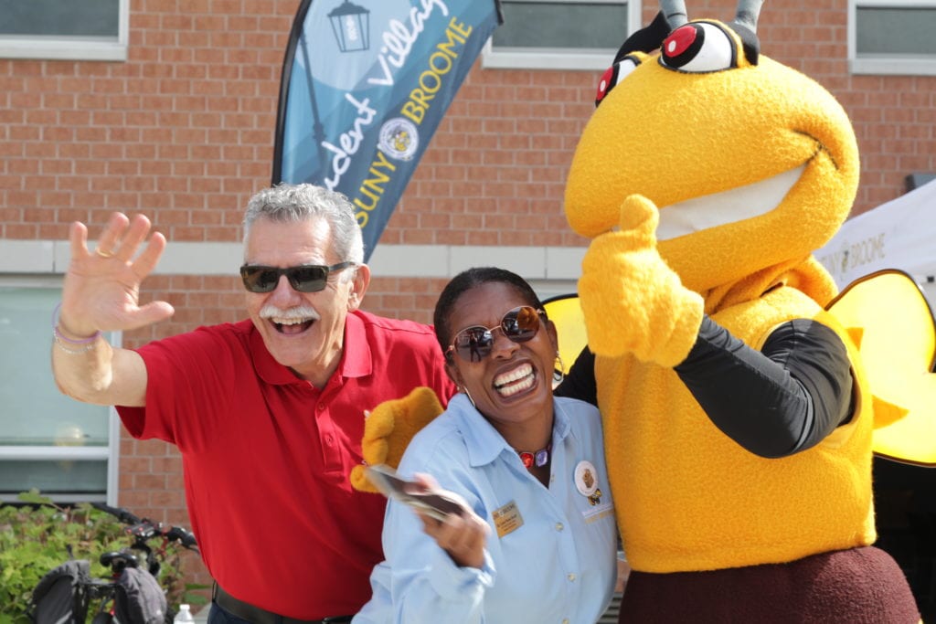 Dr. Battisti, Dr. Ross and Stinger during Move-In Day