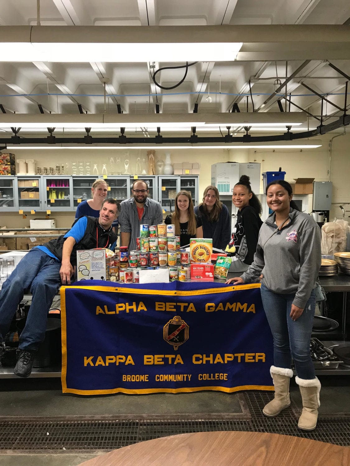 Buzz Report: Alpha Beta Gamma raises funds, collections donations for campus food pantry