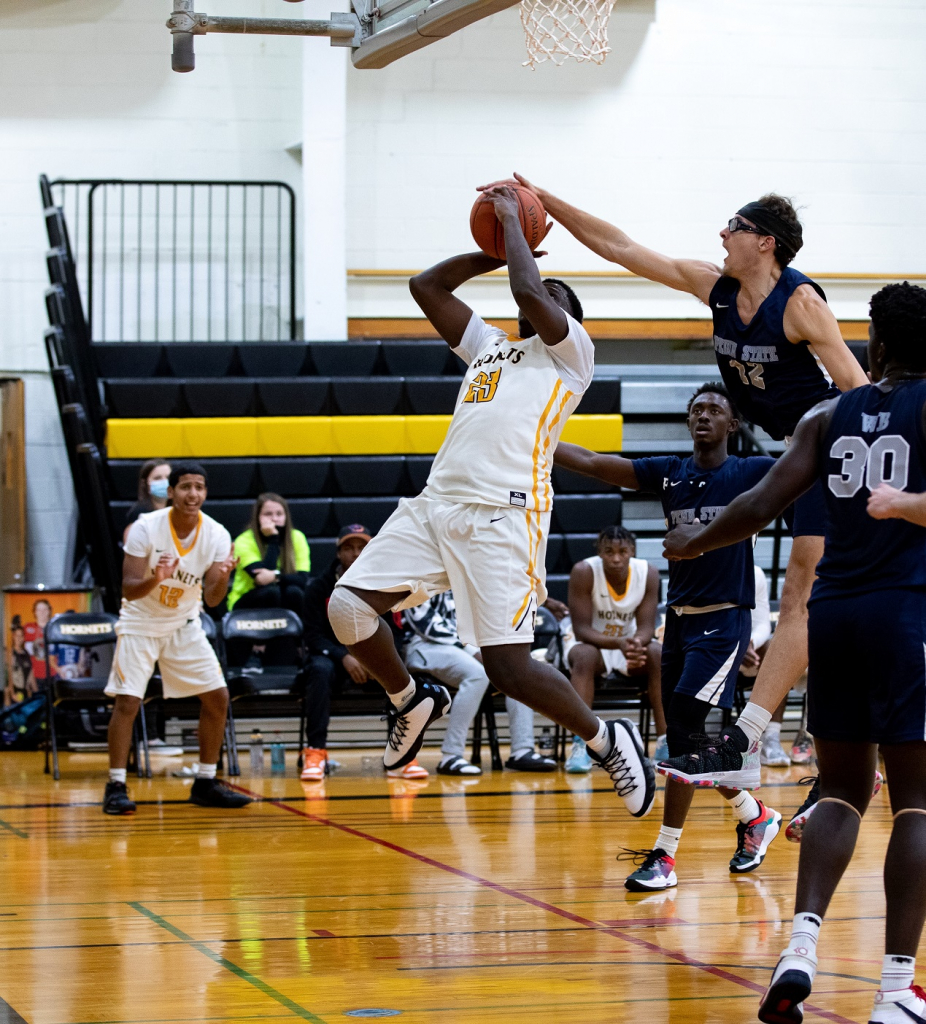 men's basketball team fell to Region III opponent North Country CC, 100-88, on Saturday evening