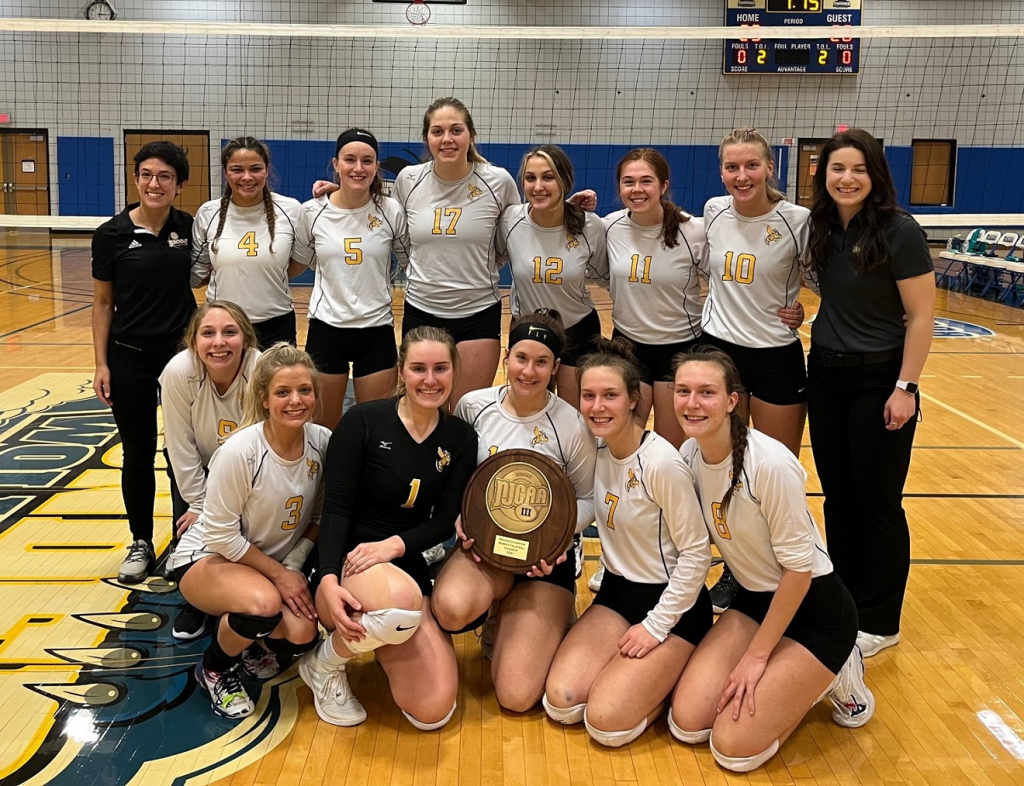 The women's volleyball team advanced to the 2021 NJCAA Division III Volleyball Championship in Rochester, Minnesota after sweeping Erie CC in the Region III Championship B match on Sunday in Sanborn