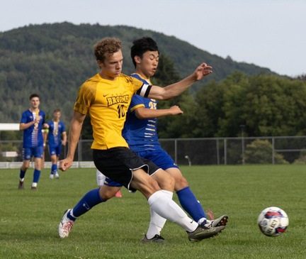 Men's soccer player Nathaniel Wojcik was named to the 3rd Team All-Region for Region 3.