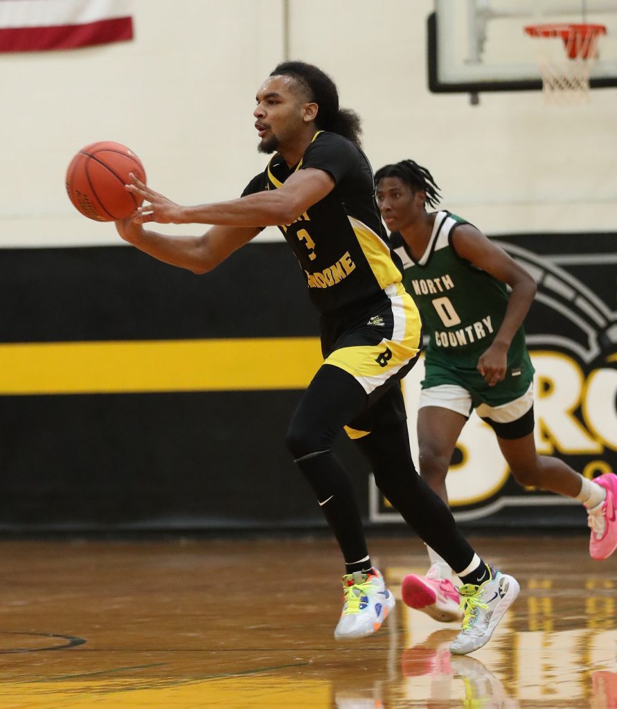 SUNY Broome men's basketball team went 1-1 over a two-game weekend road trip, beating Hudson Valley CC