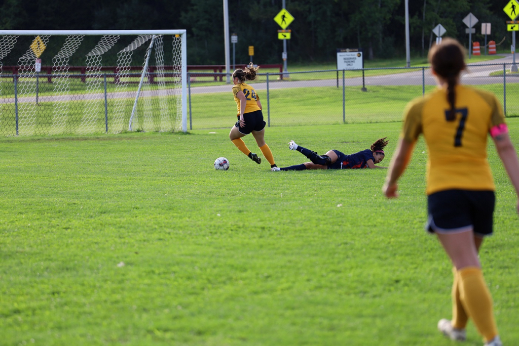 Women's Soccer Drops Road Contest To #3 Mohawk Valley